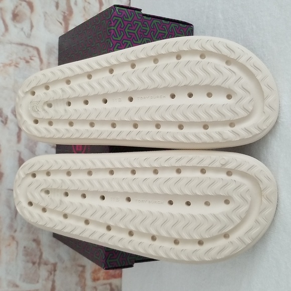 New Tory Burch Shower Slides - Picture 7 of 9